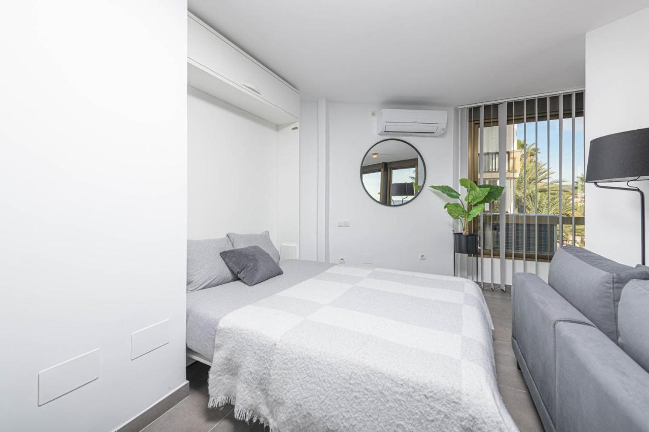 Mediterraneo Beach Apartment In Malaga By Solaga Holiday Homes Ngoại thất bức ảnh